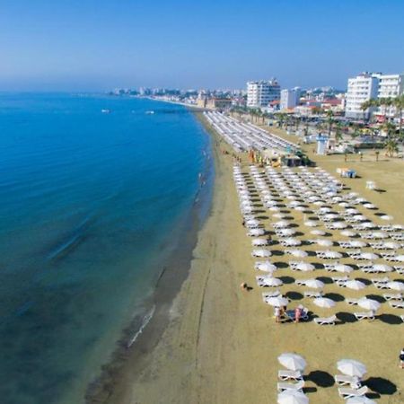 By The Way Apartment Larnaca Bagian luar foto