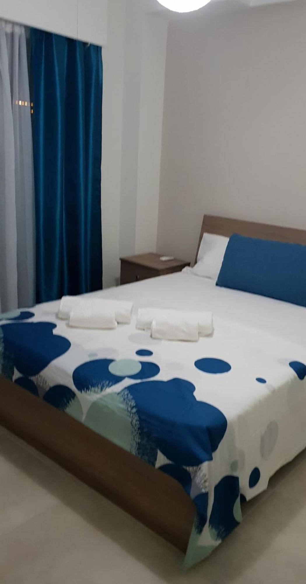 By The Way Apartment Larnaca Bagian luar foto