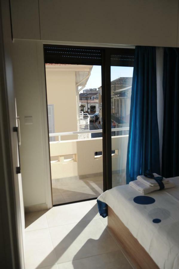By The Way Apartment Larnaca Bagian luar foto